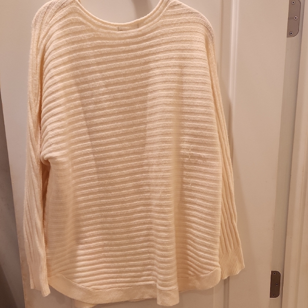 Elegant Cream Ribbed Sweater - Picture 3 of 3